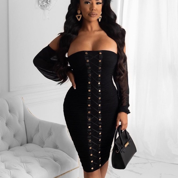 Dresses & Skirts - !Sold!❌ New Black Off The Shoulder Mesh Overlay Long Sleeve Dress